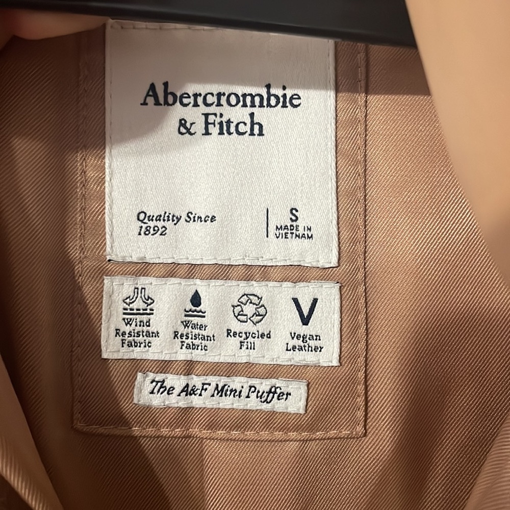 A&F mini puffer - Picture 2 of 2